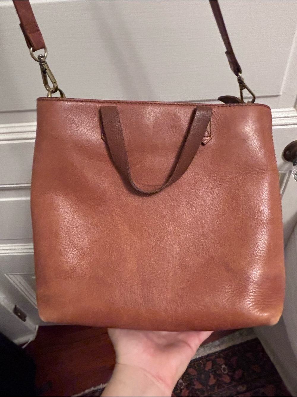 Classic Madewell tan leather crossbody bag